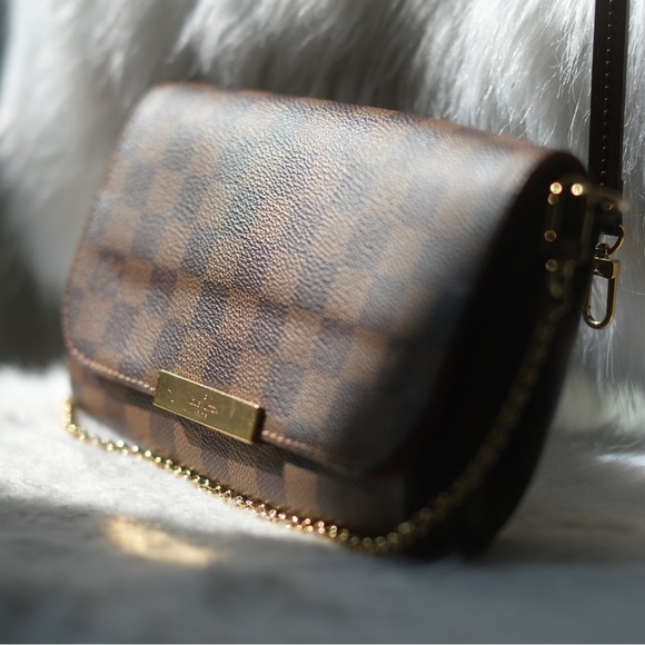 Louis Vuitton Crossbody Bag - Picture 5 of 8